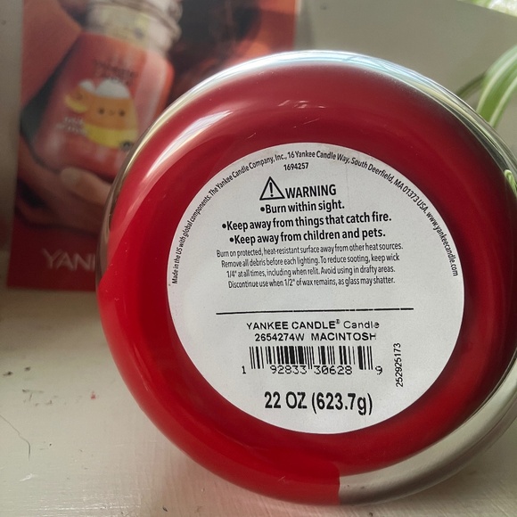 NWT Macintosh 🍎 Yankee Candle Large Original Jar - Picture 4 of 5